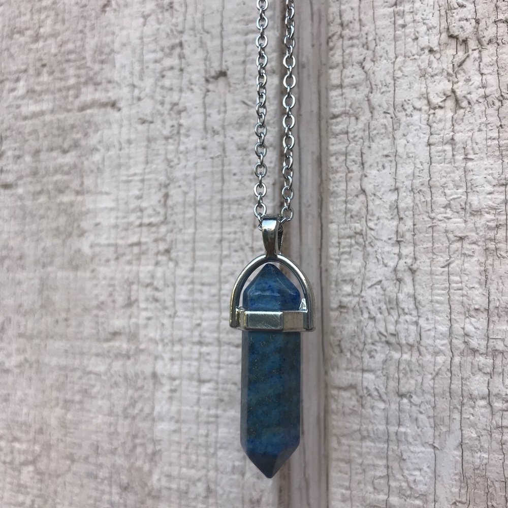 💋SOLD💋DUSTY BLUE CRYSTAL NECKLACE